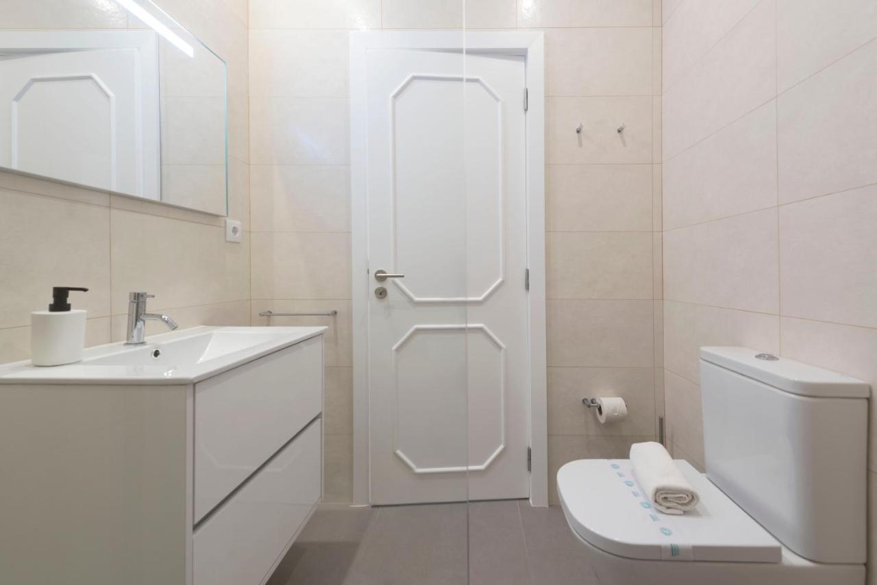 Lovelystay - Downtown Modern 2Br Flat With Free Parking Porto Eksteriør bilde