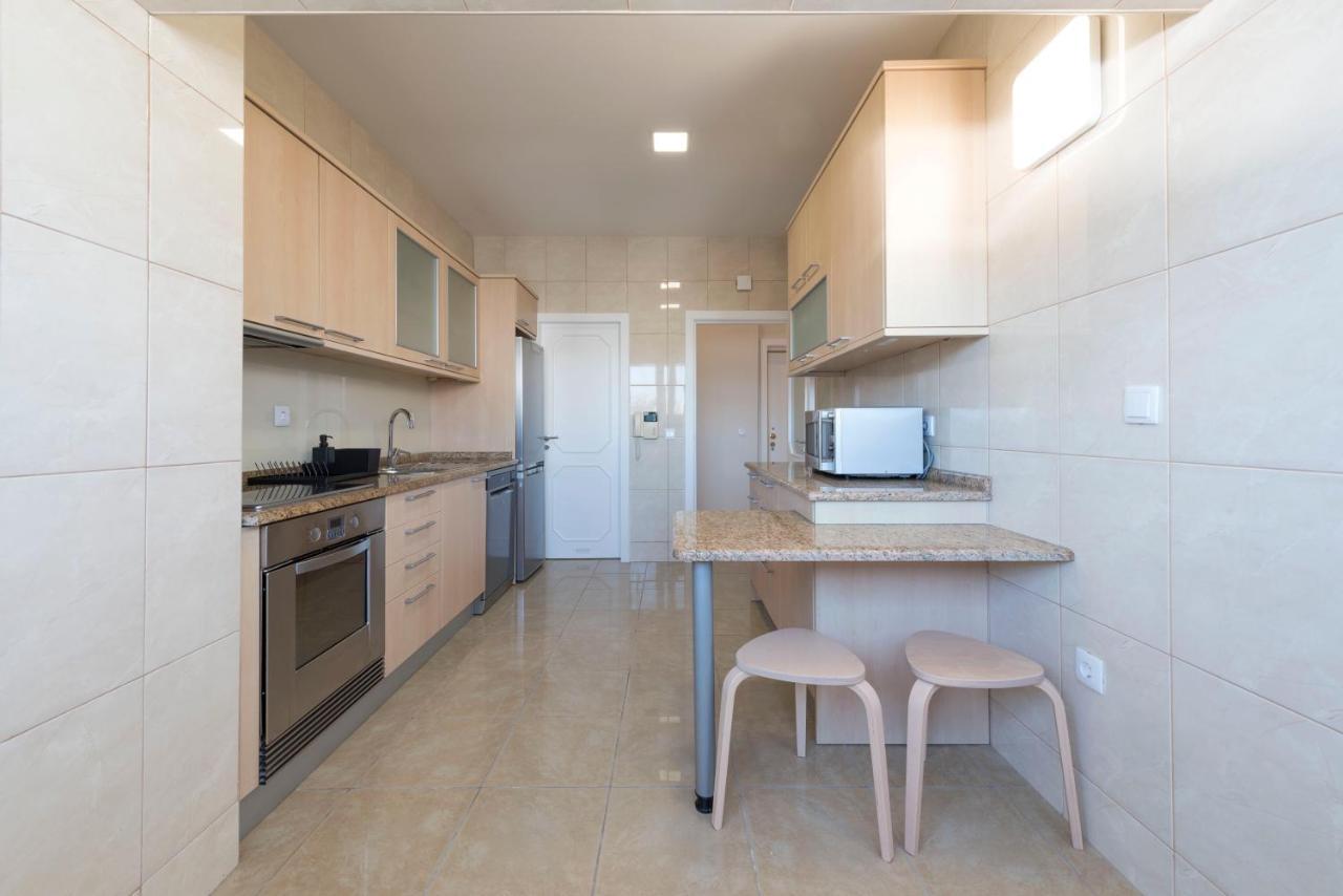 Lovelystay - Downtown Modern 2Br Flat With Free Parking Porto Eksteriør bilde