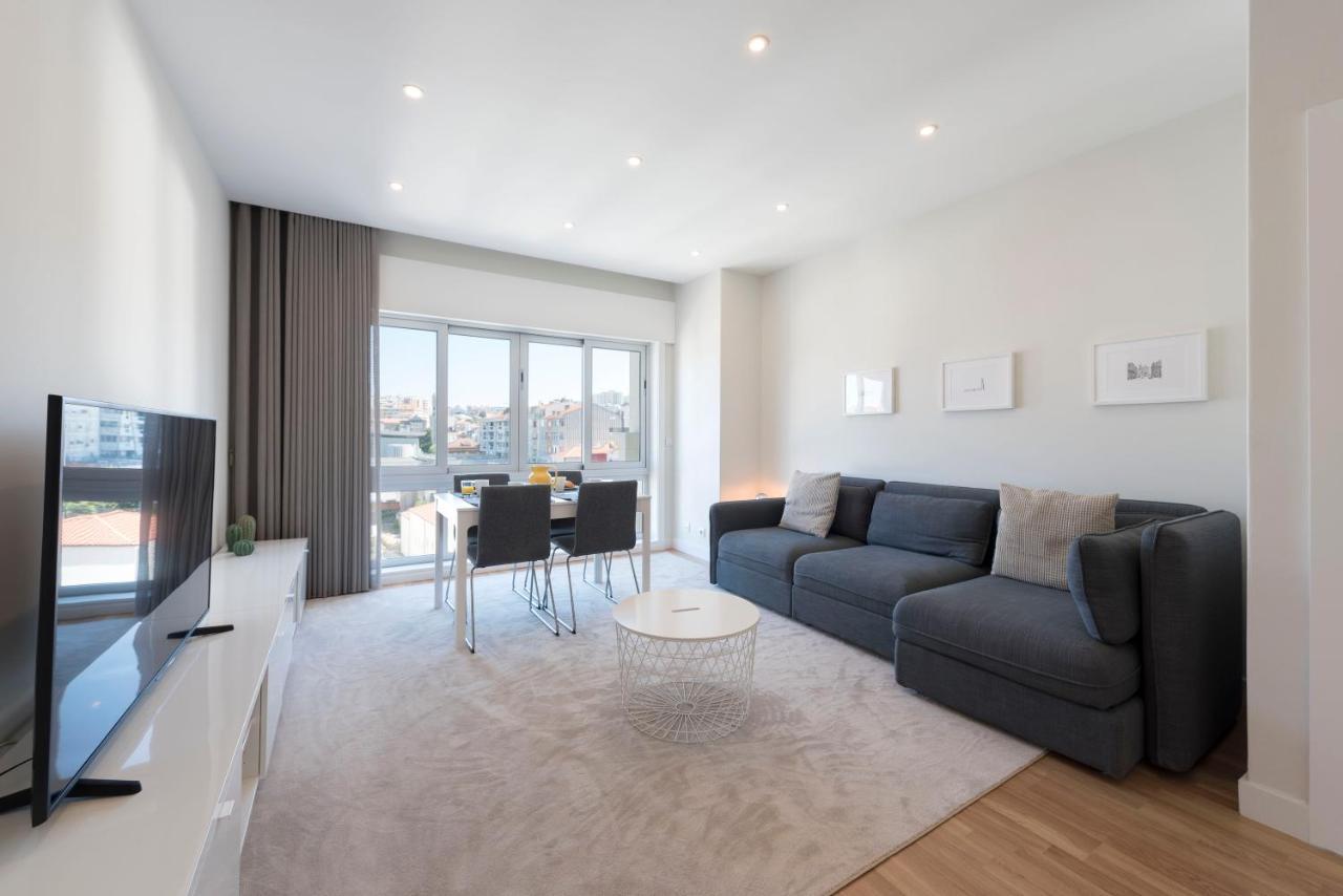 Lovelystay - Downtown Modern 2Br Flat With Free Parking Porto Eksteriør bilde