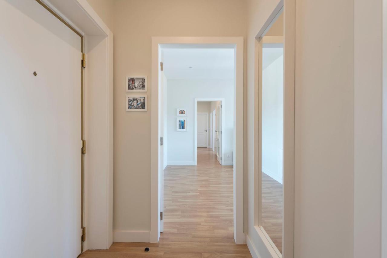 Lovelystay - Downtown Modern 2Br Flat With Free Parking Porto Eksteriør bilde