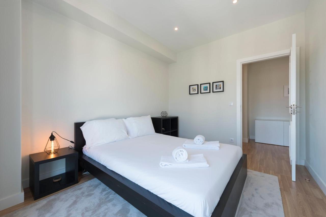 Lovelystay - Downtown Modern 2Br Flat With Free Parking Porto Eksteriør bilde